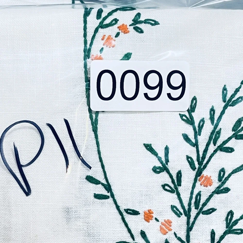 Embroidered Deer Floral Linen Table Runner Crochet Edge Country White Decor READ